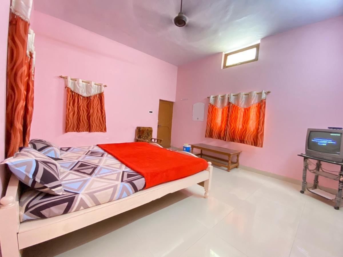 Hotel Shri Mahant Orchha 5 Mint Walking From Ram Raja Temple Kültér fotó