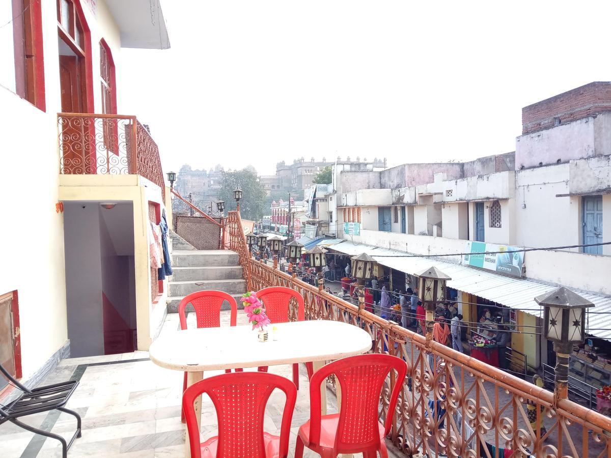 Hotel Shri Mahant Orchha 5 Mint Walking From Ram Raja Temple Kültér fotó